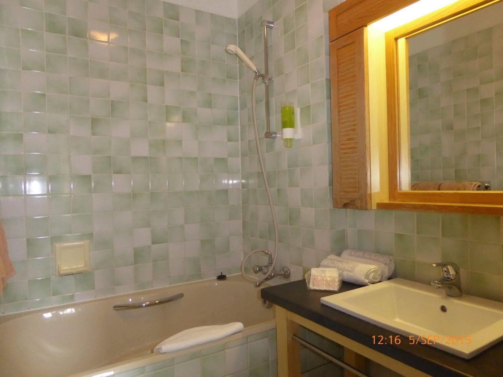 Hotel Restaurant La Couronne شامونكس المظهر الخارجي الصورة